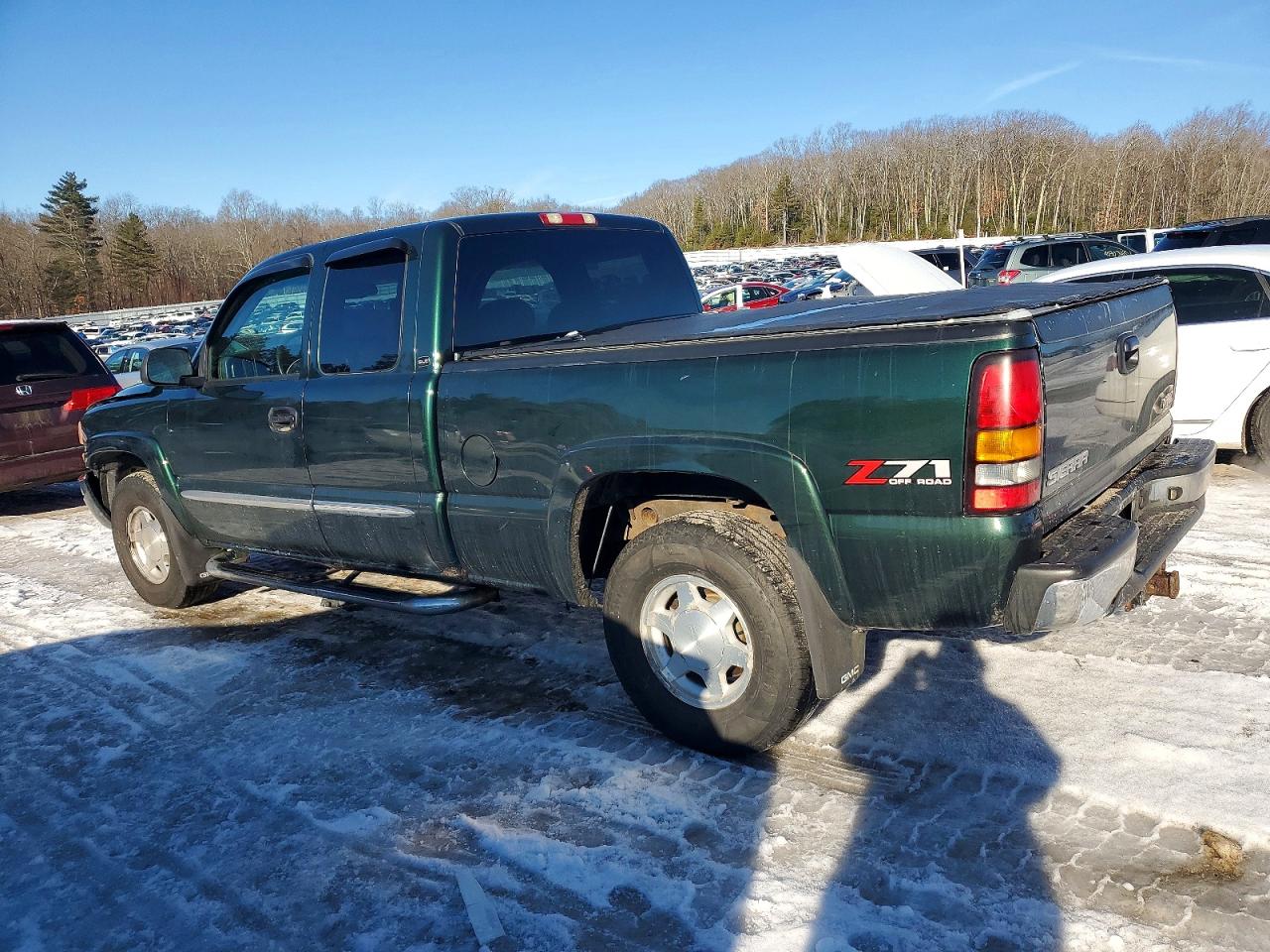 2004 GMC NEW SIERRA K1500 photo 2
