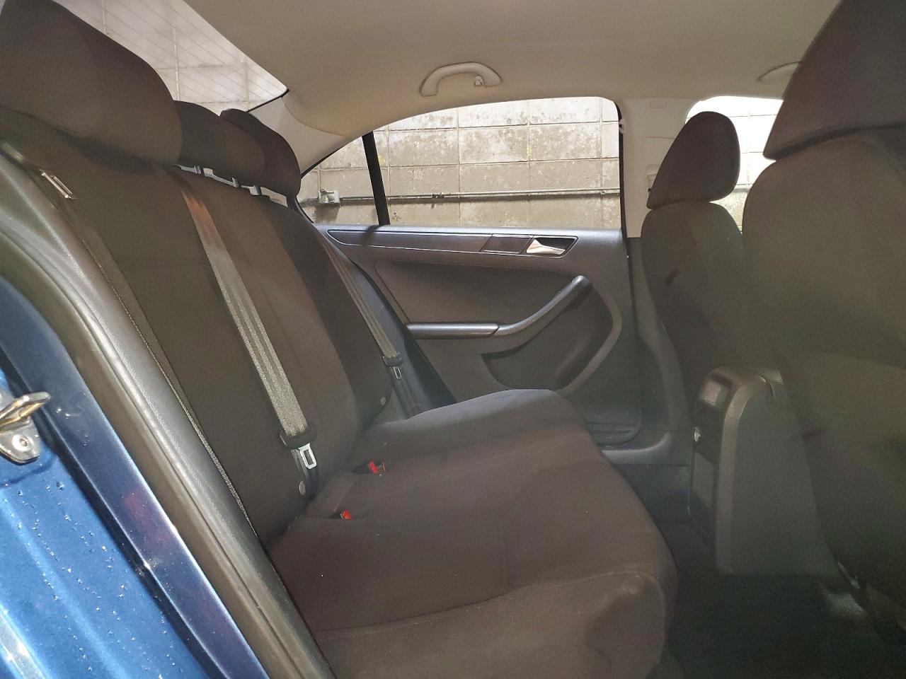 2015 VOLKSWAGEN JETTA BASE photo 10