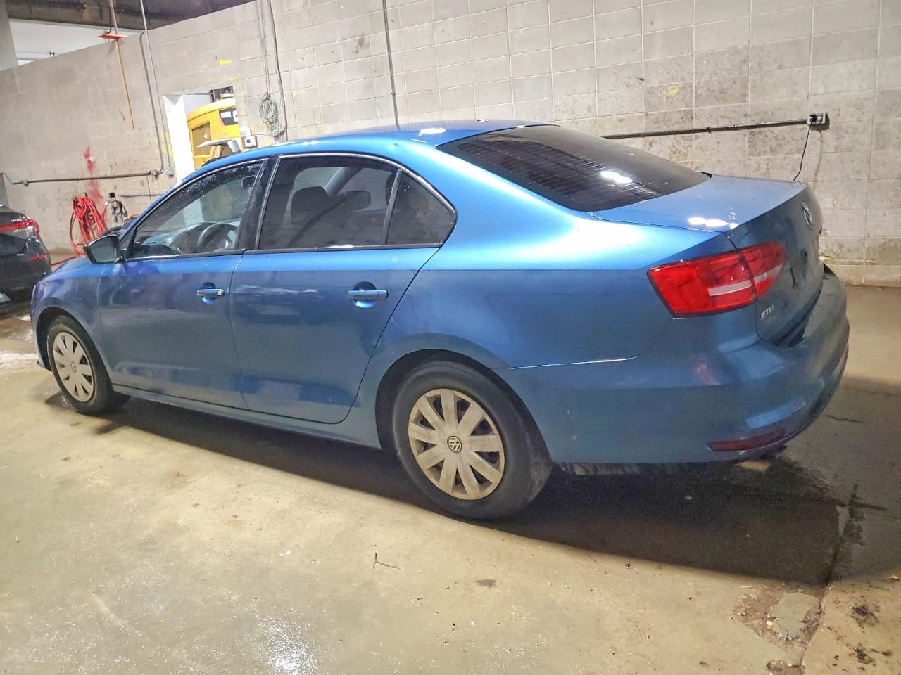 2015 VOLKSWAGEN JETTA BASE photo 2