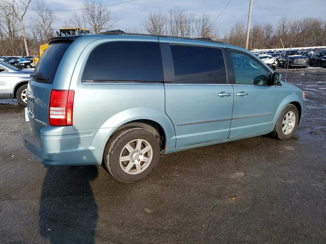 2010 CHRYSLER TOWN & COUNTRY TOURING photo 3