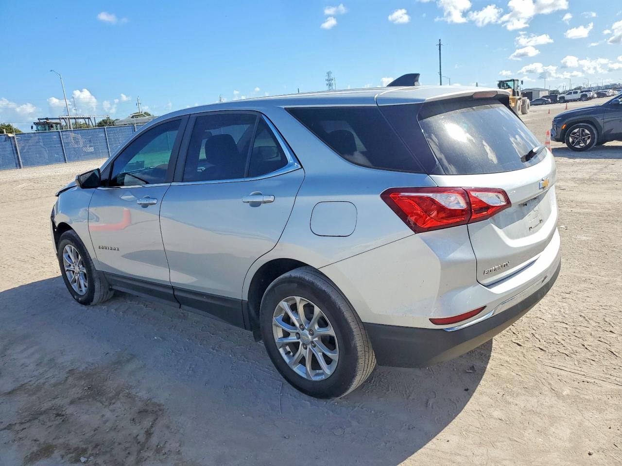 2021 CHEVROLET EQUINOX LT photo 2