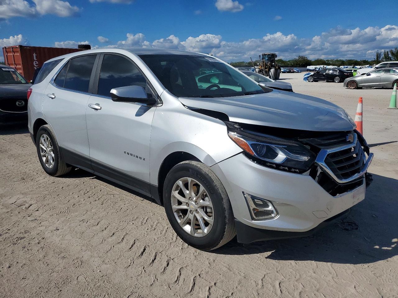 2021 CHEVROLET EQUINOX LT photo 4