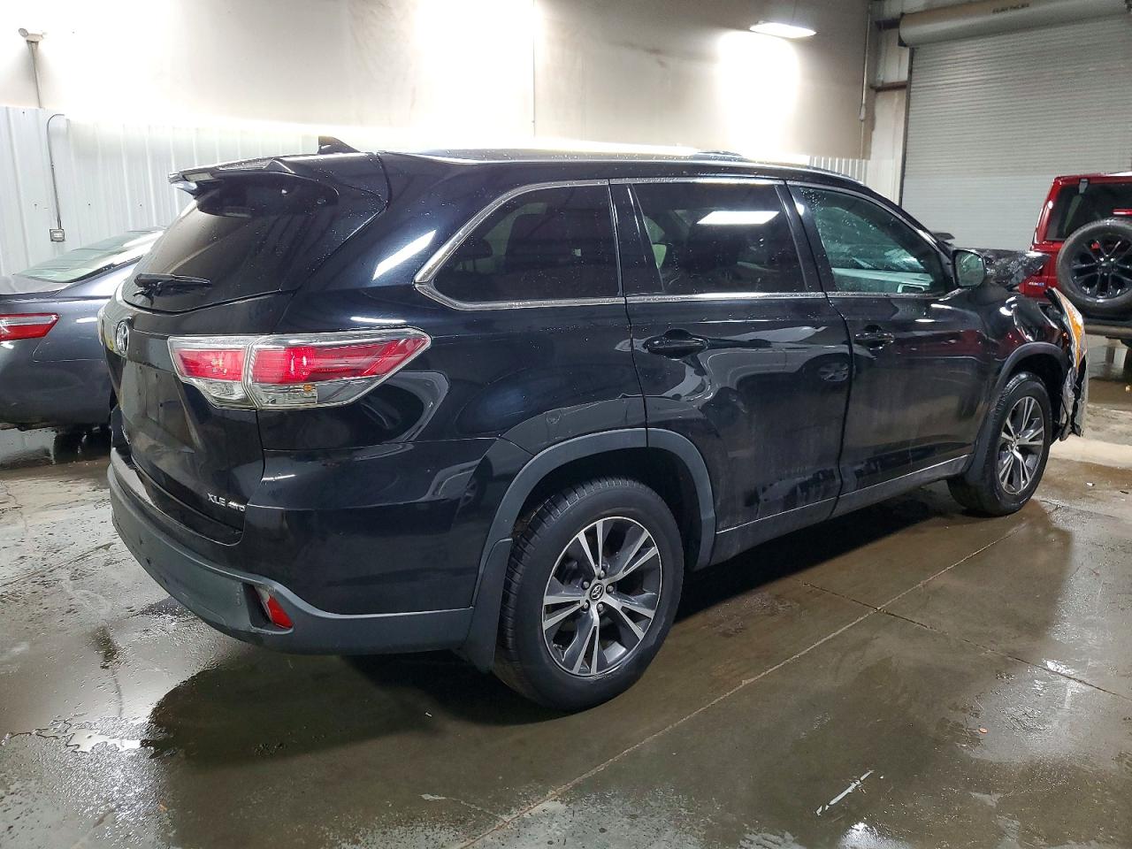 2016 TOYOTA HIGHLANDER XLE photo 3