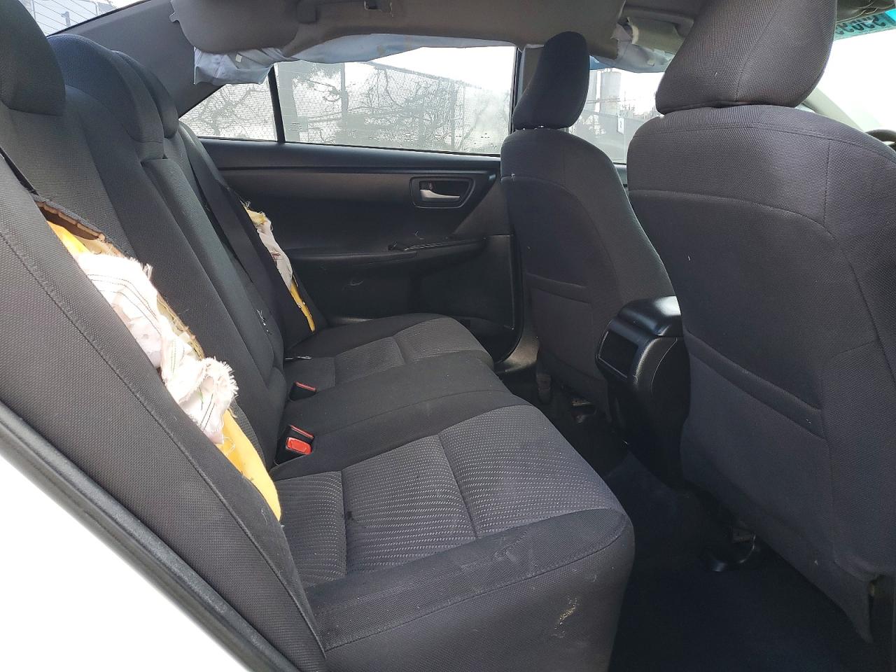 2016 TOYOTA CAMRY LE photo 19