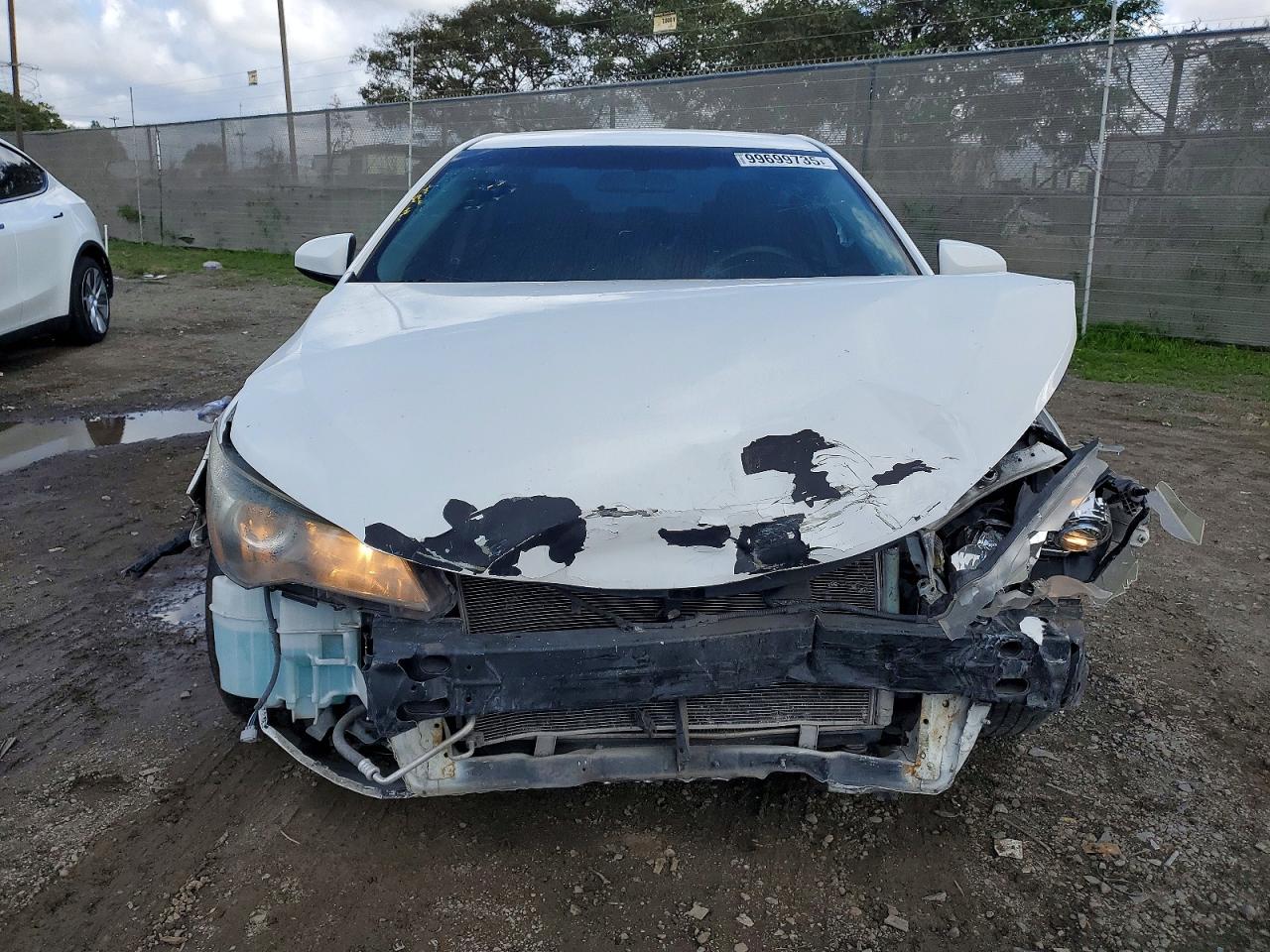 2016 TOYOTA CAMRY LE photo 9