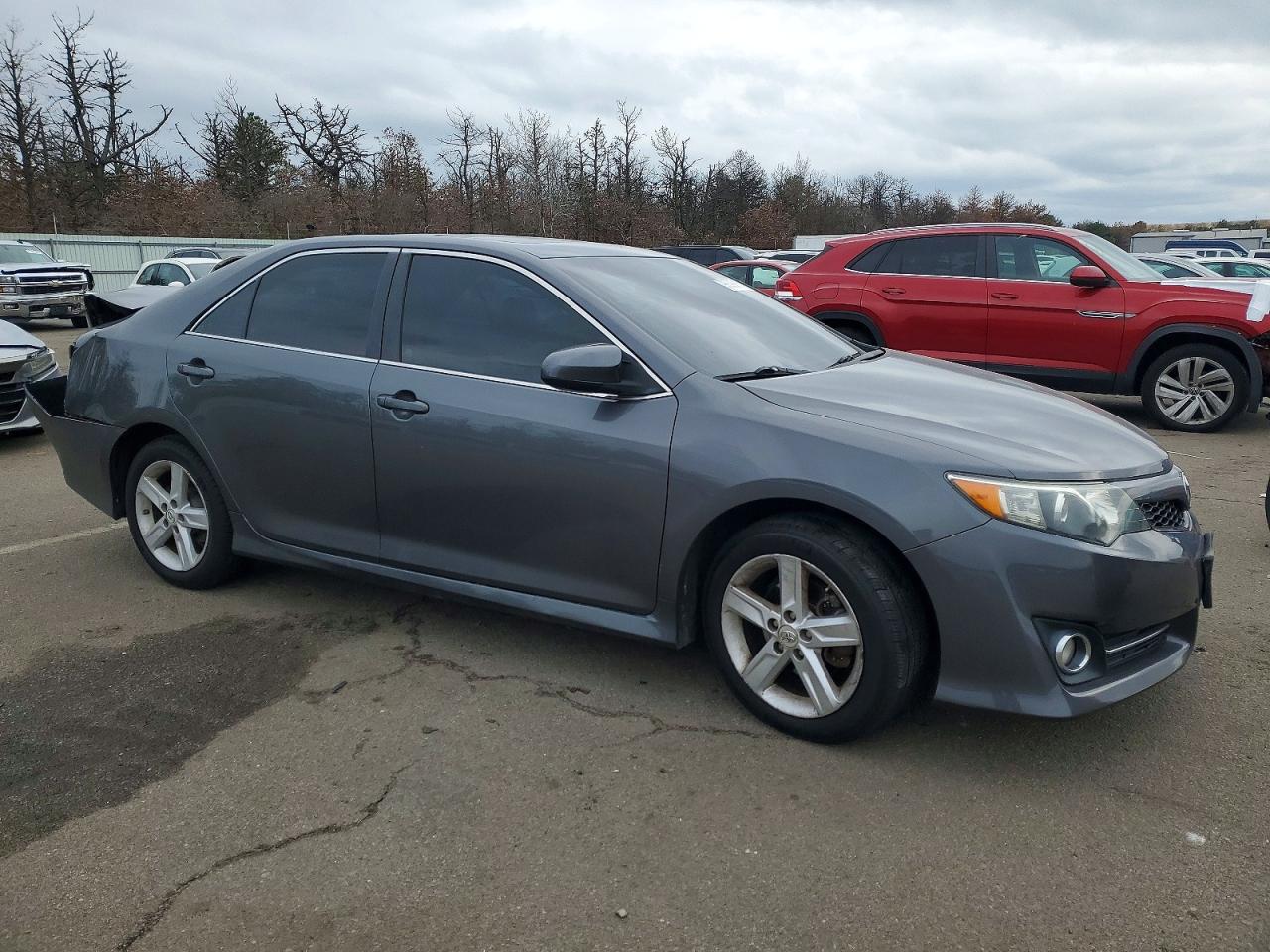 2013 TOYOTA CAMRY L photo 4