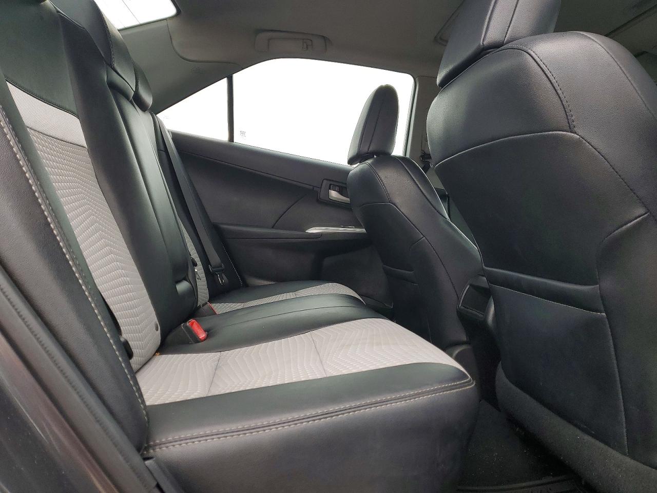 2013 TOYOTA CAMRY L photo 10