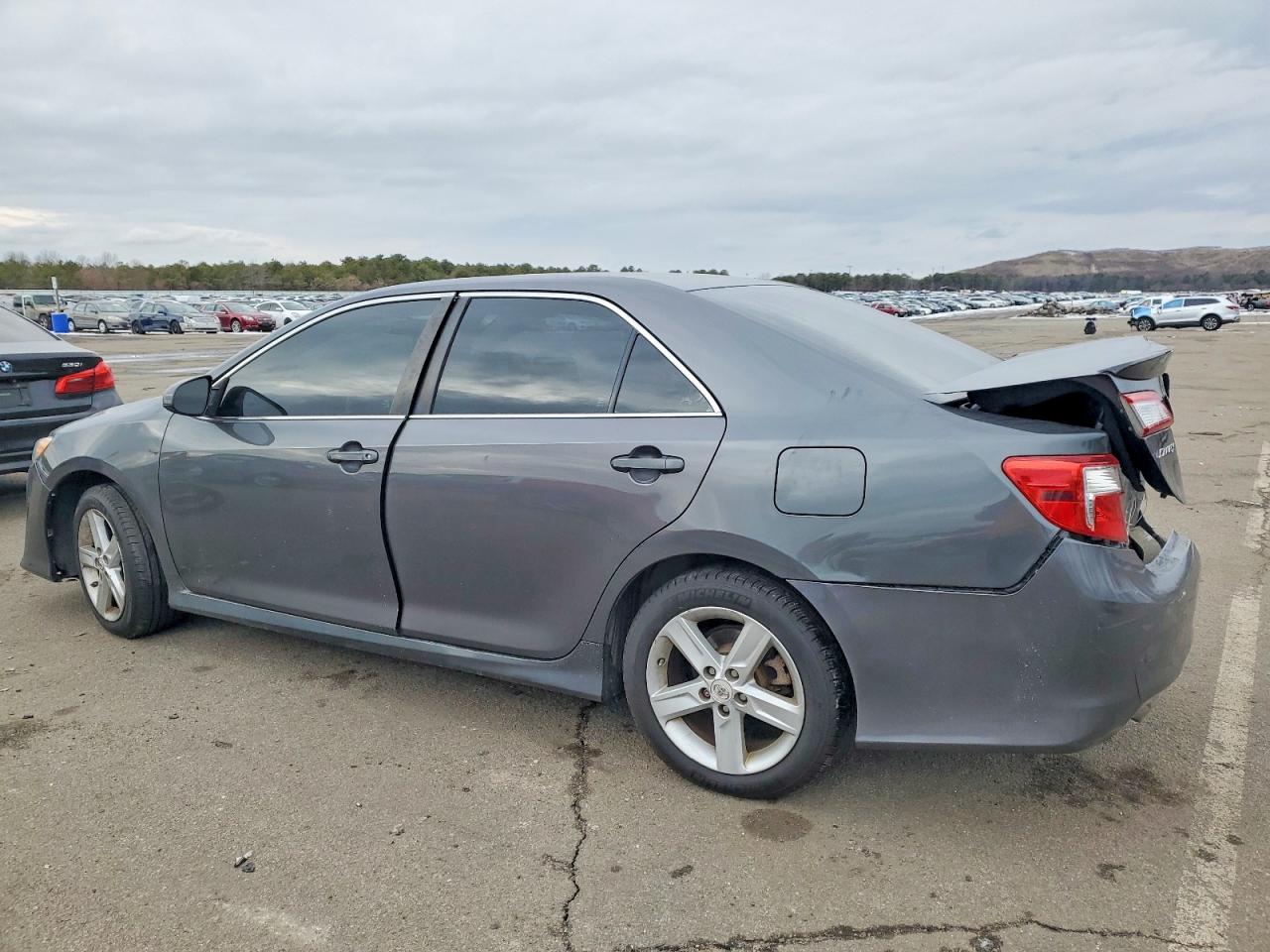 2013 TOYOTA CAMRY L photo 2