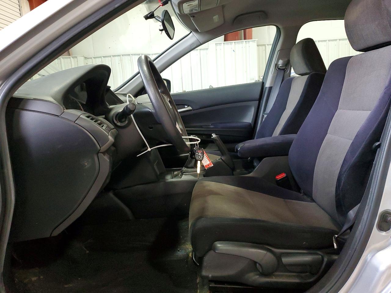 2009 HONDA ACCORD LX photo 7
