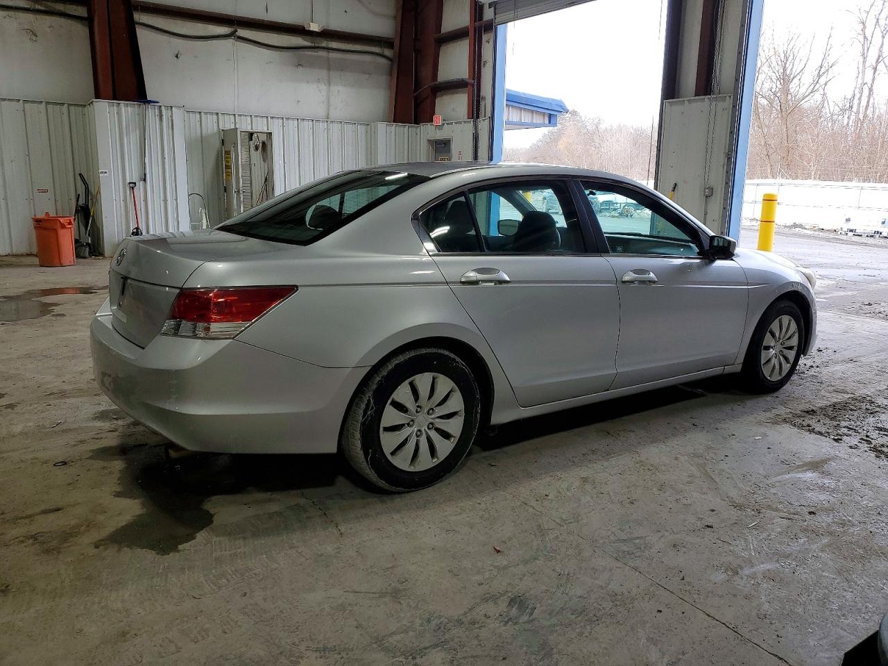 2009 HONDA ACCORD LX photo 3