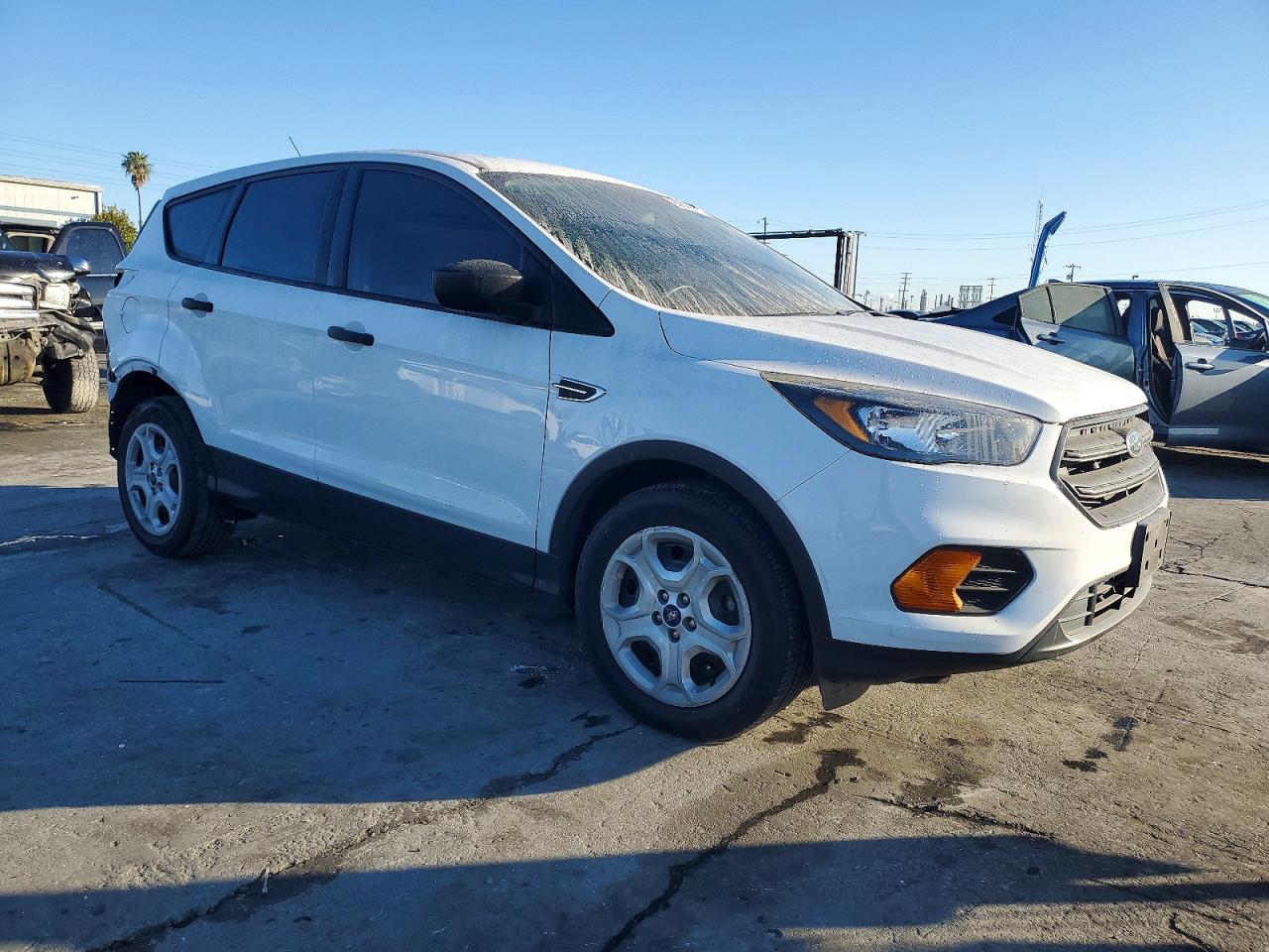 2019 FORD ESCAPE S photo 4