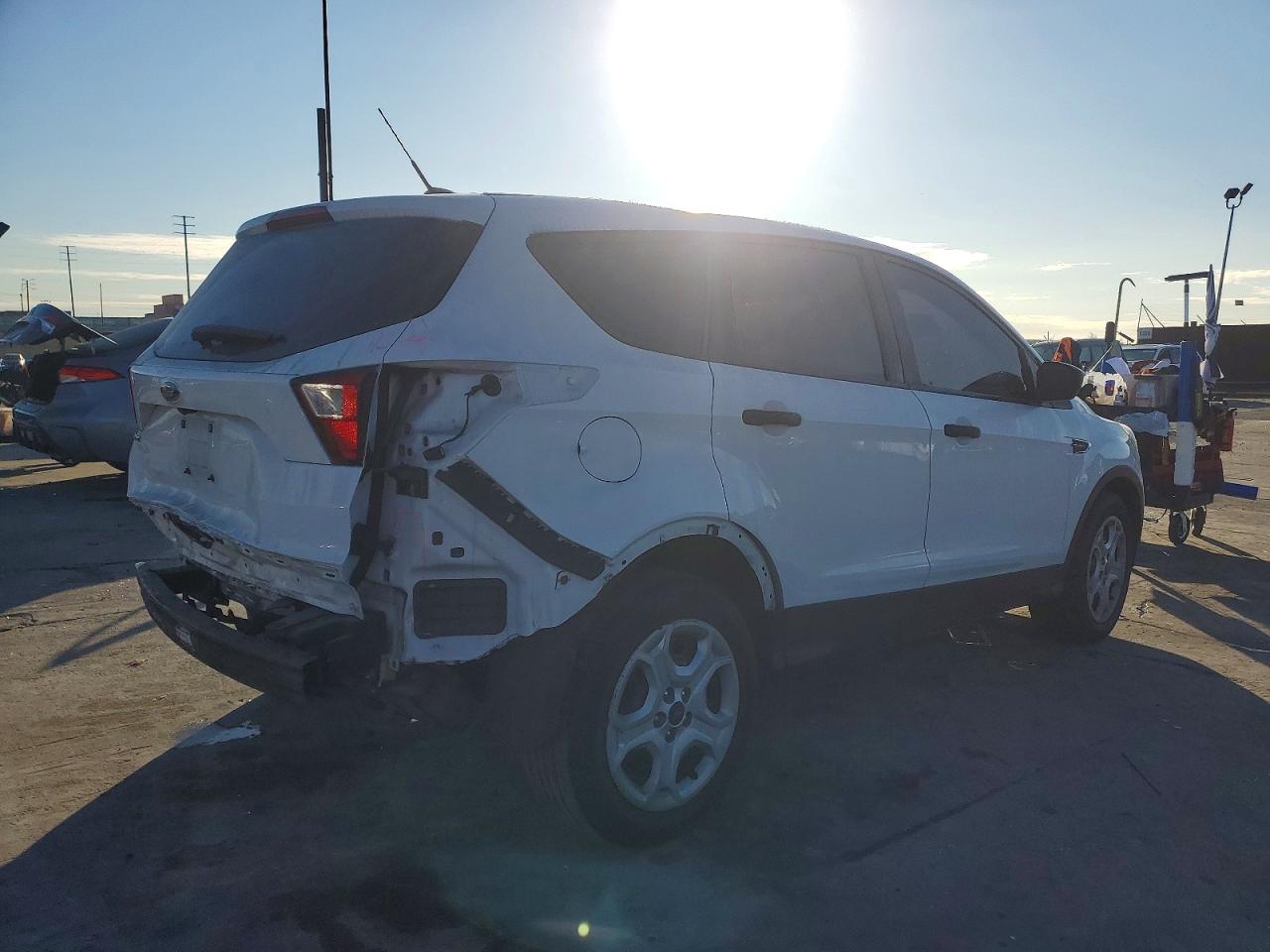 2019 FORD ESCAPE S photo 3