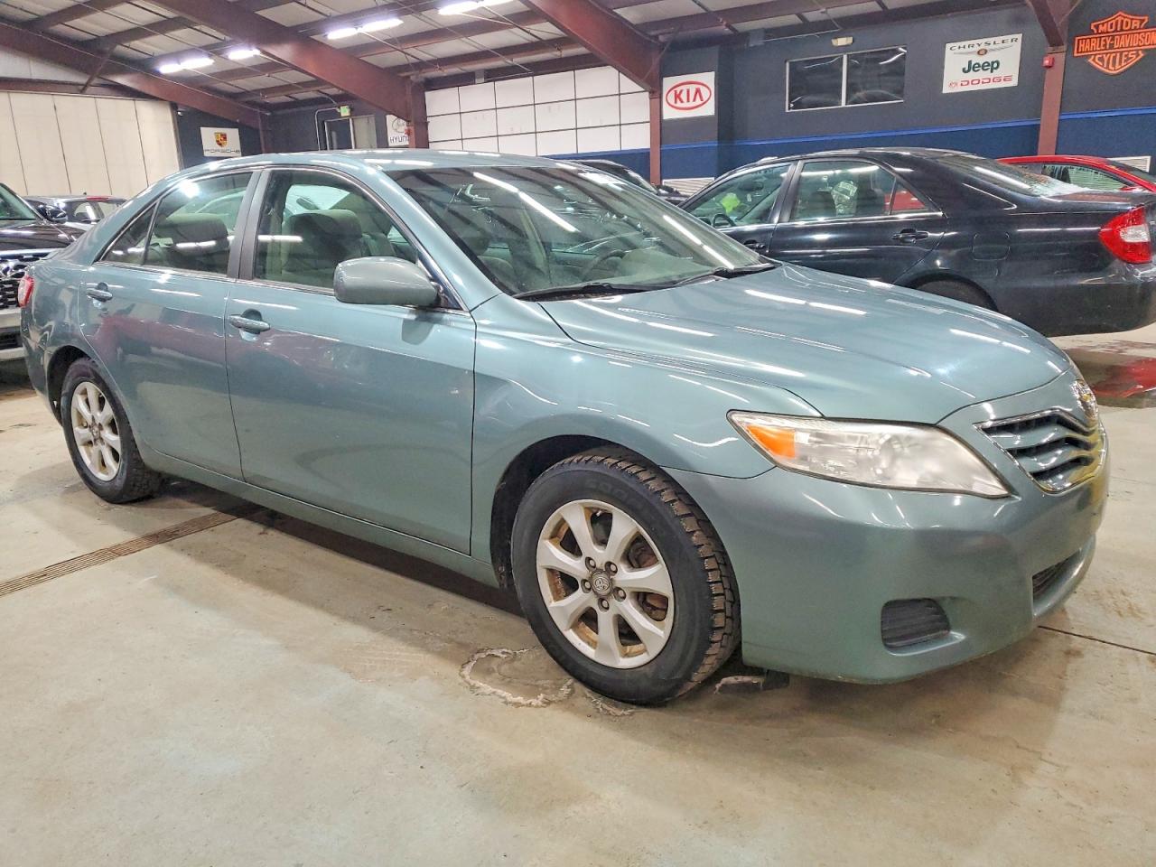 2011 TOYOTA CAMRY BASE photo 4