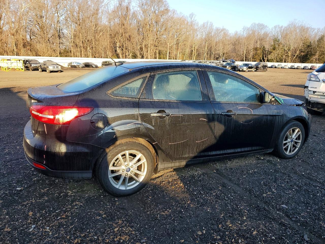 2015 FORD FOCUS SE photo 3
