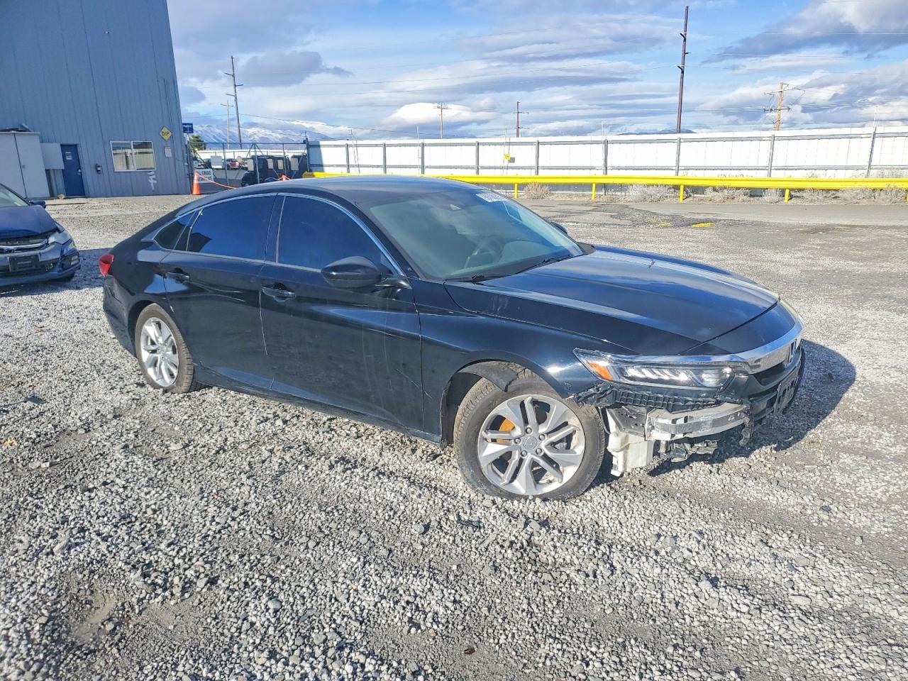 2018 HONDA ACCORD LX photo 4