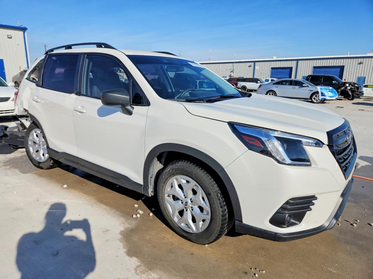 2022 SUBARU FORESTER photo 4