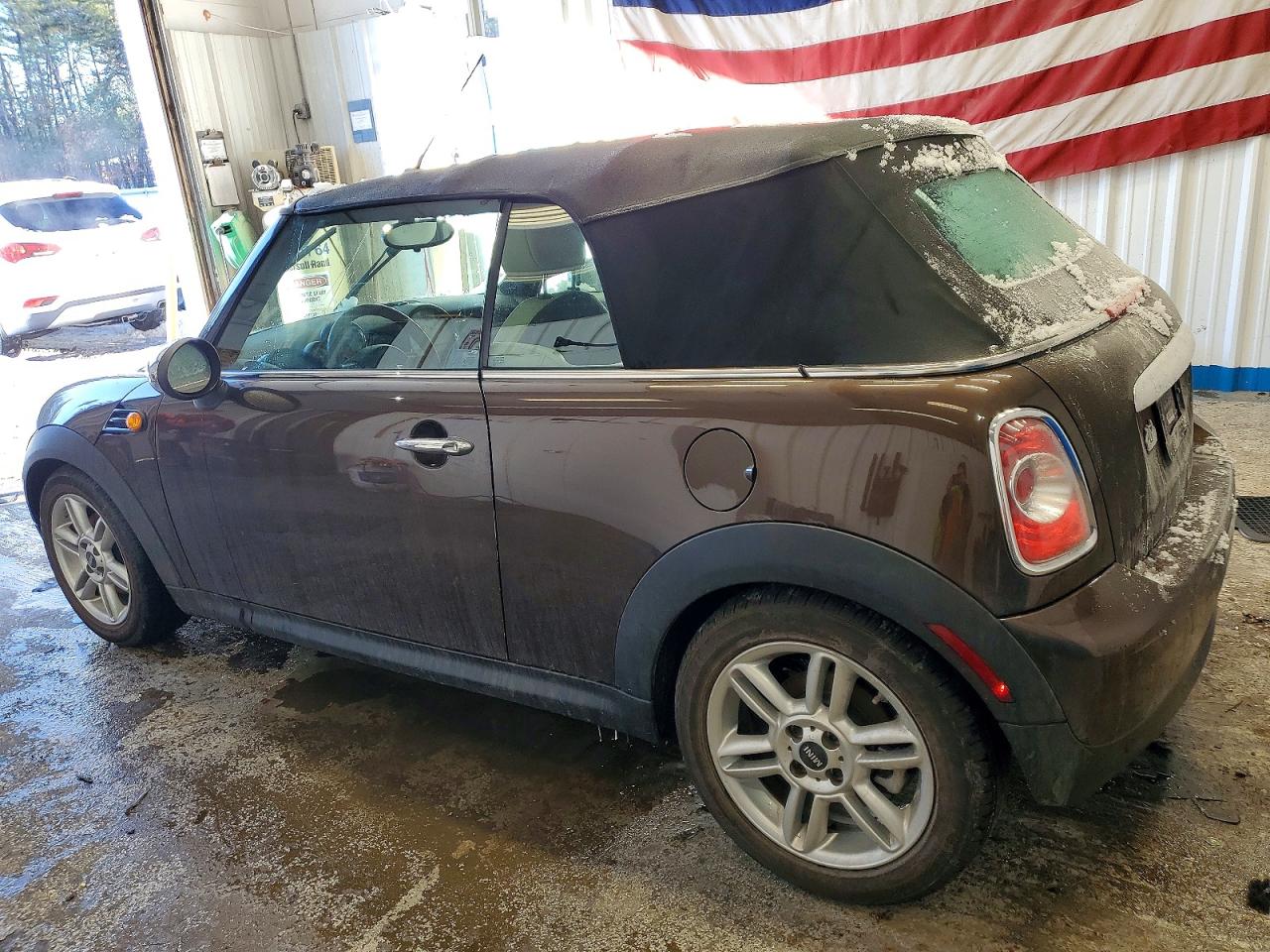 2011 MINI COOPER photo 2