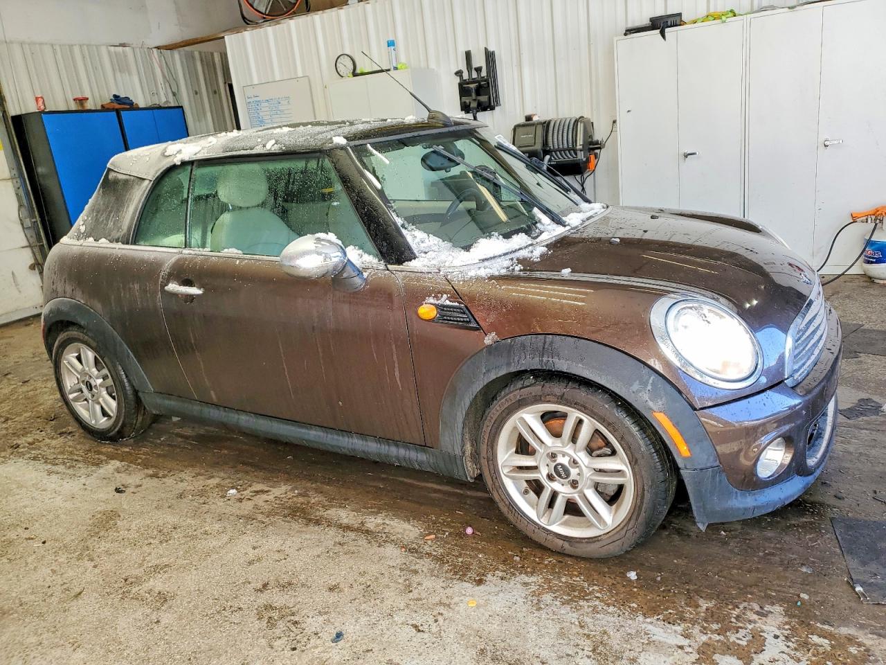 2011 MINI COOPER photo 4