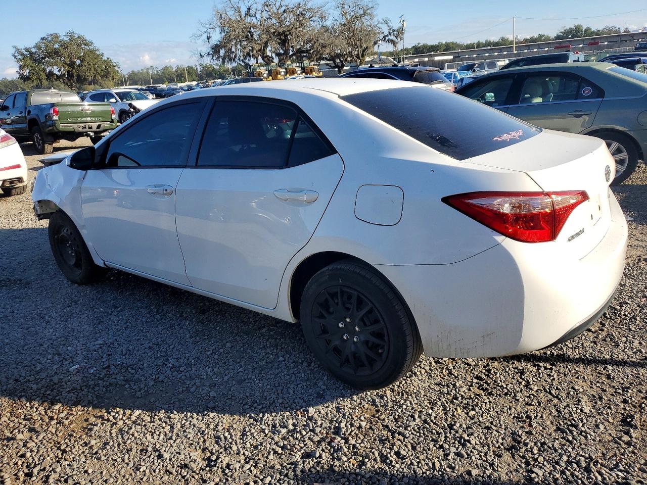 2018 TOYOTA COROLLA L photo 2