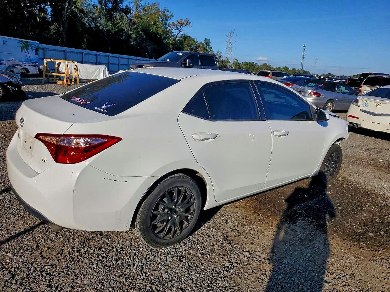 2018 TOYOTA COROLLA L photo 3