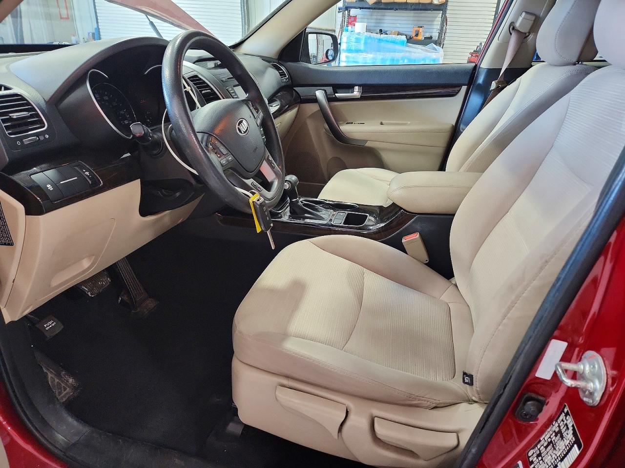 2014 KIA SORENTO LX photo 7