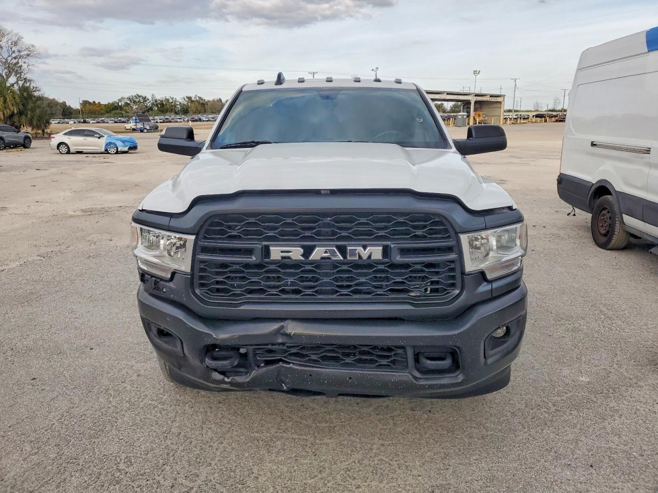 2022 RAM 3500 FLATBED TRUCK photo 5