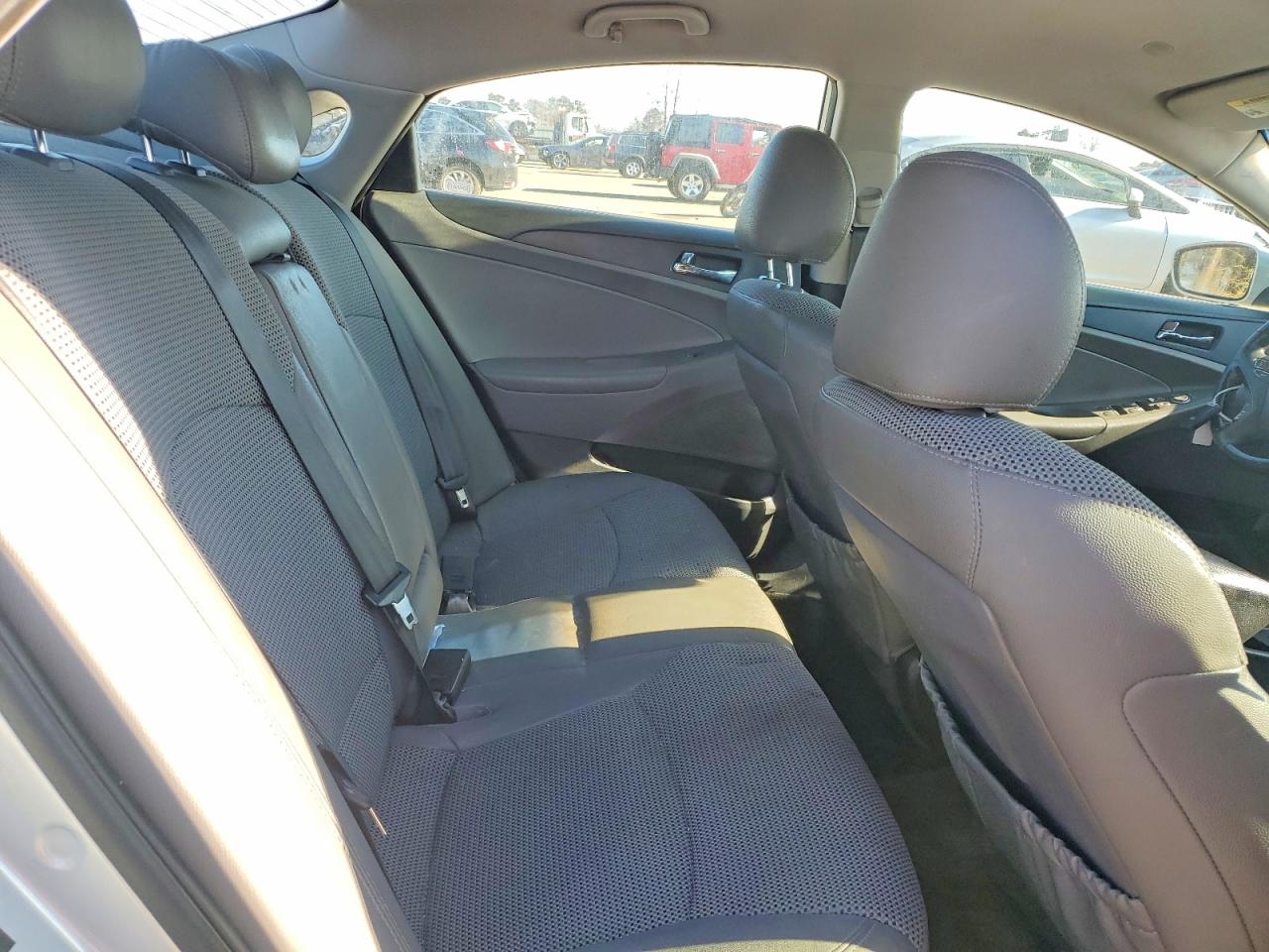 2013 HYUNDAI SONATA SE photo 10