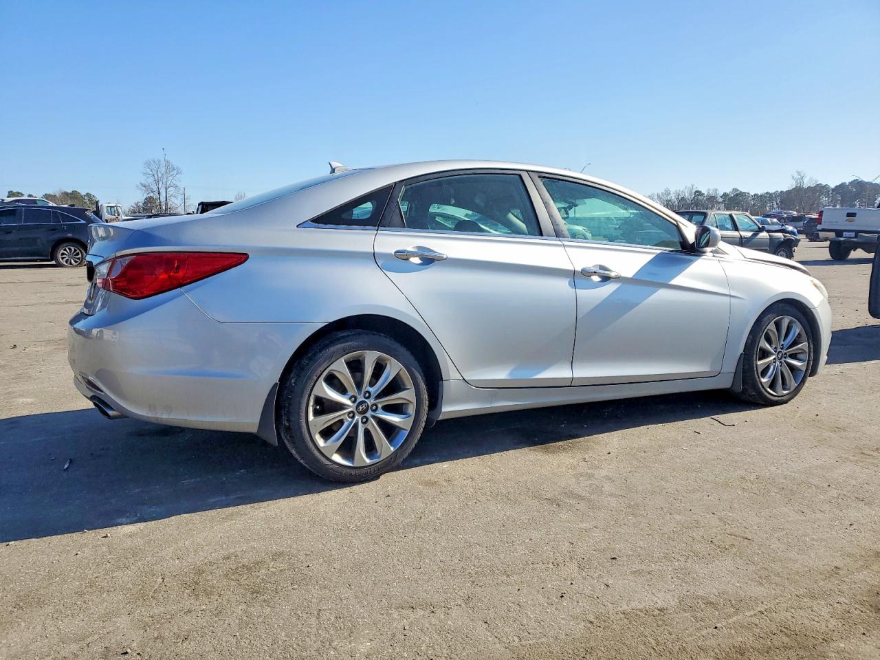 2013 HYUNDAI SONATA SE photo 3