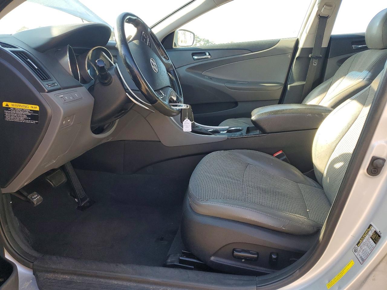 2013 HYUNDAI SONATA SE photo 7