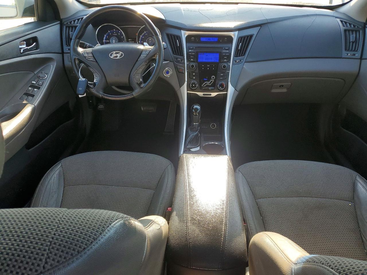 2013 HYUNDAI SONATA SE photo 8