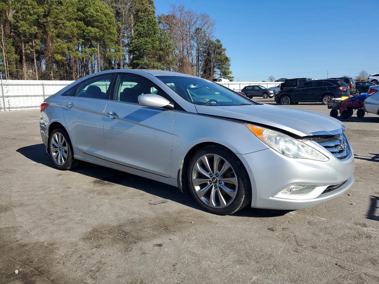 2013 HYUNDAI SONATA SE photo 4