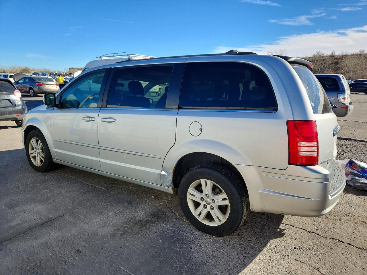 2008 CHRYSLER TOWN & COUNTRY TOURING photo 2