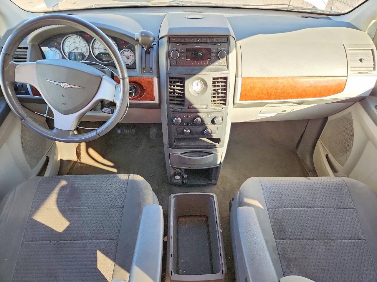 2008 CHRYSLER TOWN & COUNTRY TOURING photo 8