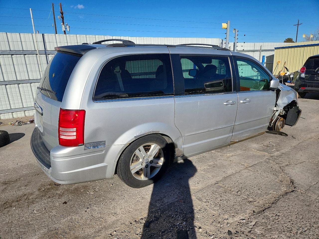 2008 CHRYSLER TOWN & COUNTRY TOURING photo 3