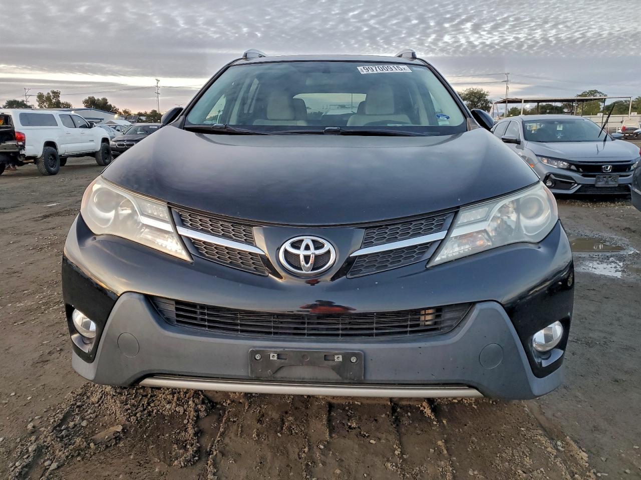 2014 TOYOTA RAV4 XLE photo 5