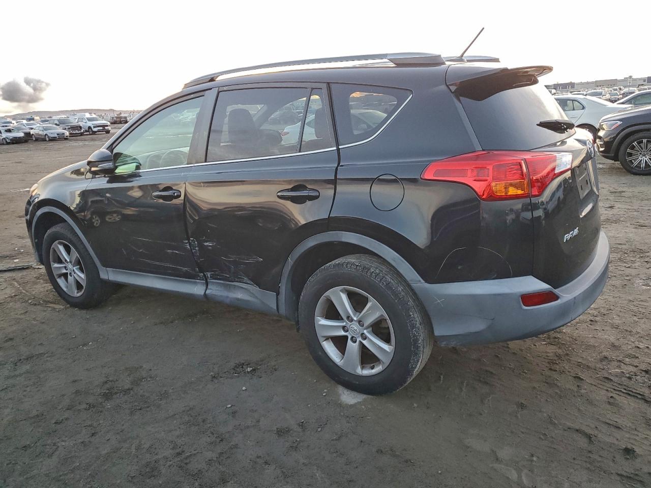 2014 TOYOTA RAV4 XLE photo 2