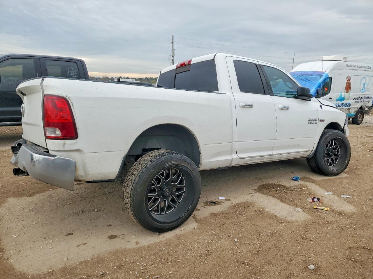 2014 RAM 1500 SLT photo 3