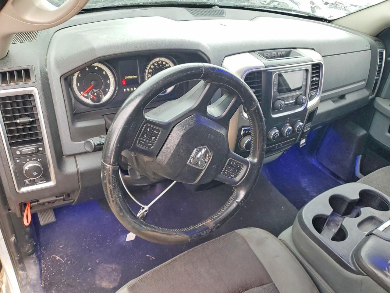 2014 RAM 1500 SLT photo 8