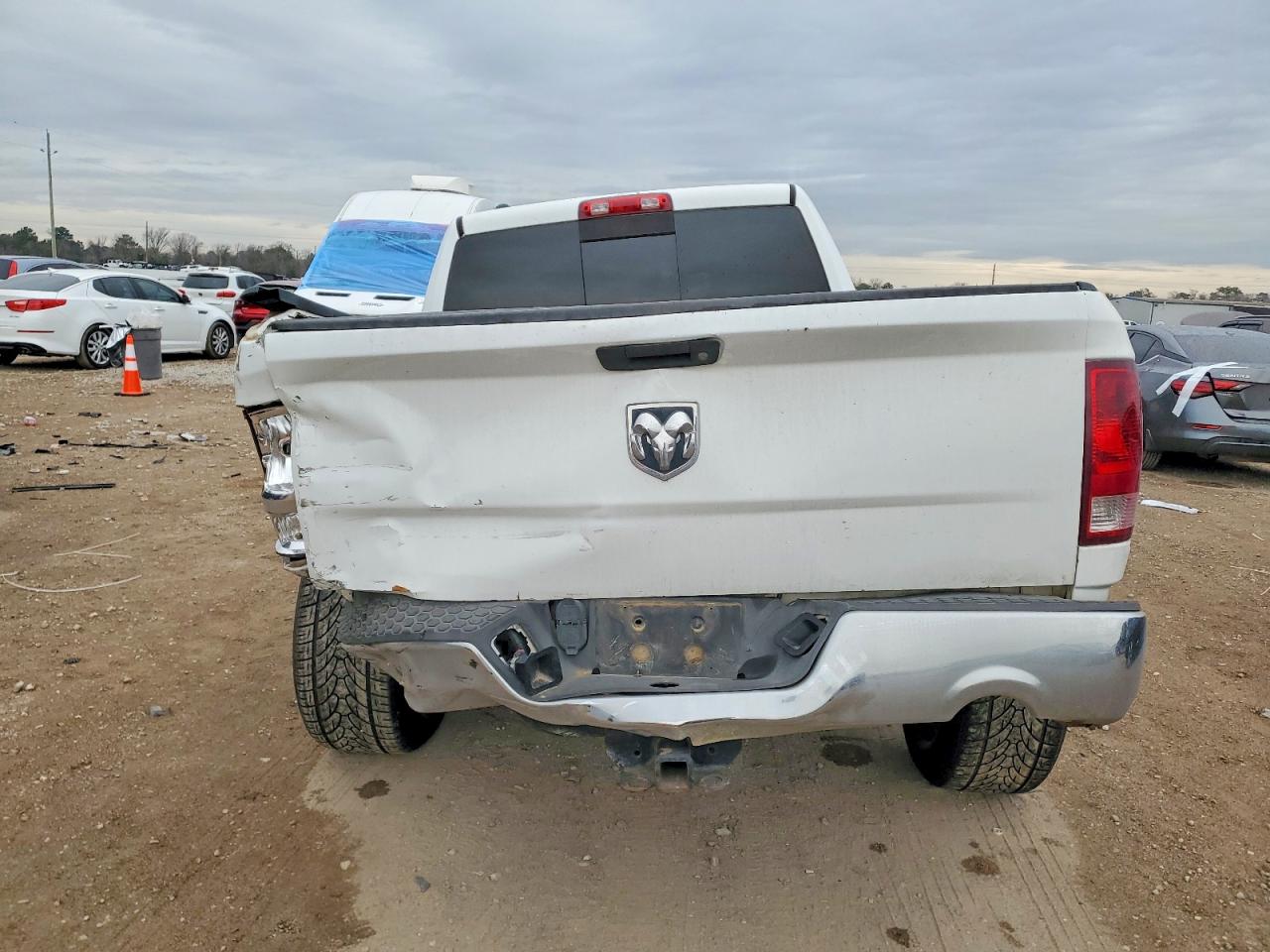 2014 RAM 1500 SLT photo 6