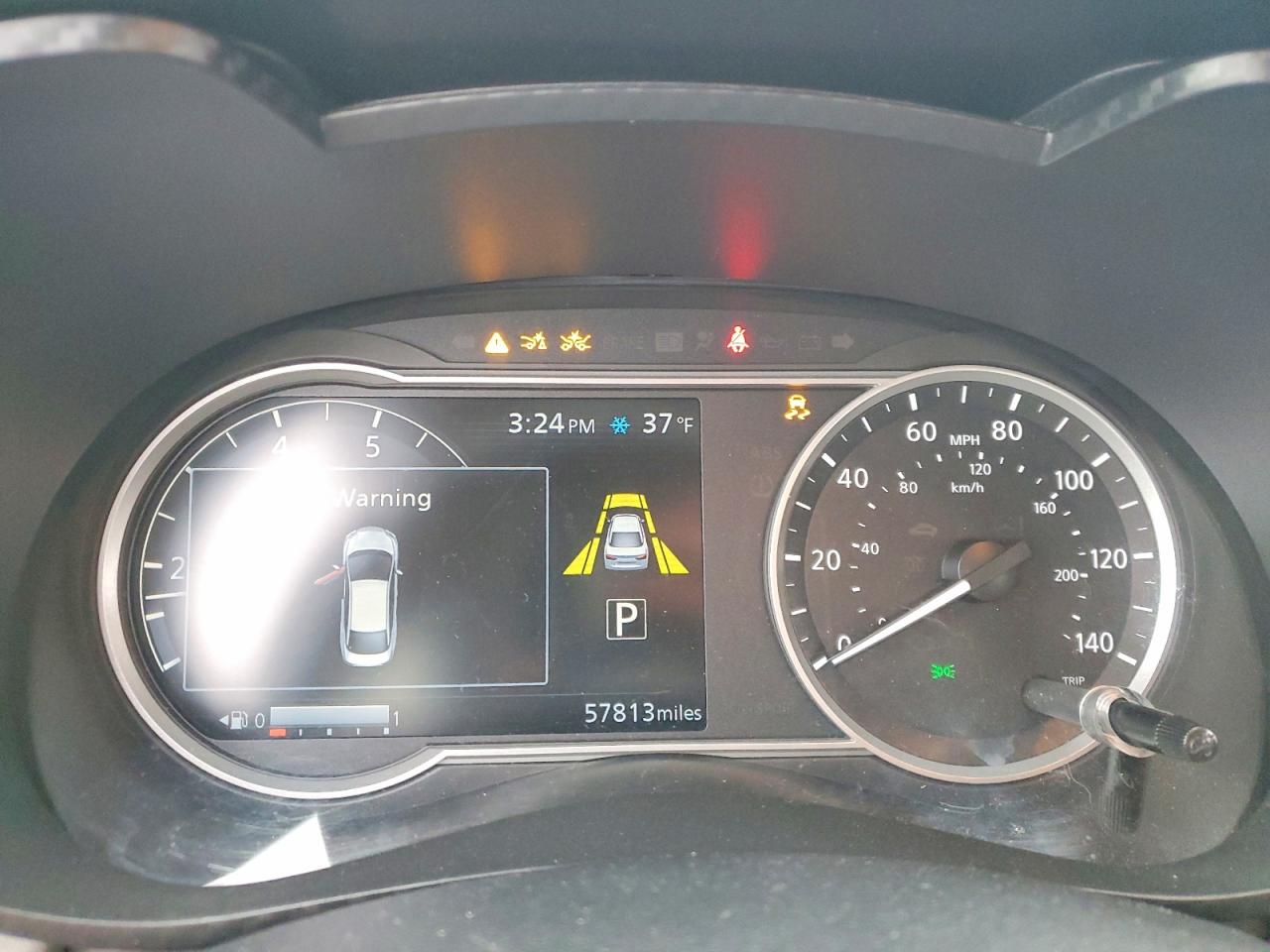 2021 NISSAN VERSA SV photo 9