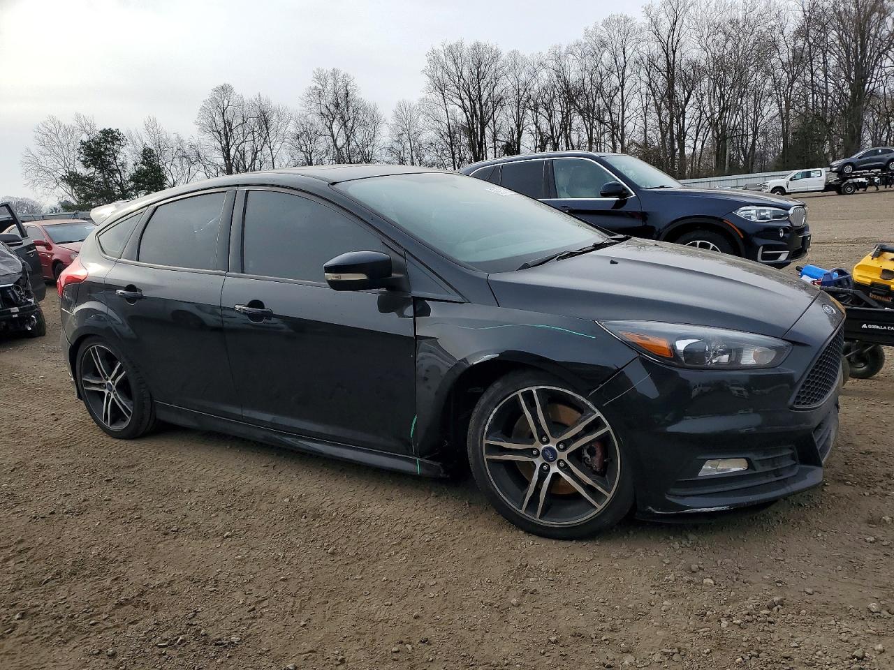 2017 FORD FOCUS ST photo 4