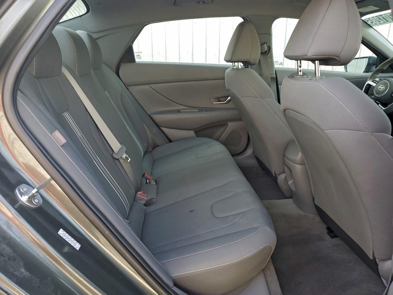 2024 HYUNDAI ELANTRA SEL photo 10