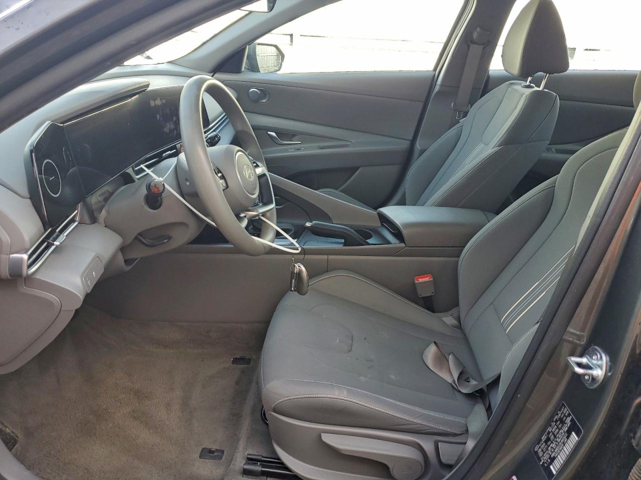 2024 HYUNDAI ELANTRA SEL photo 7