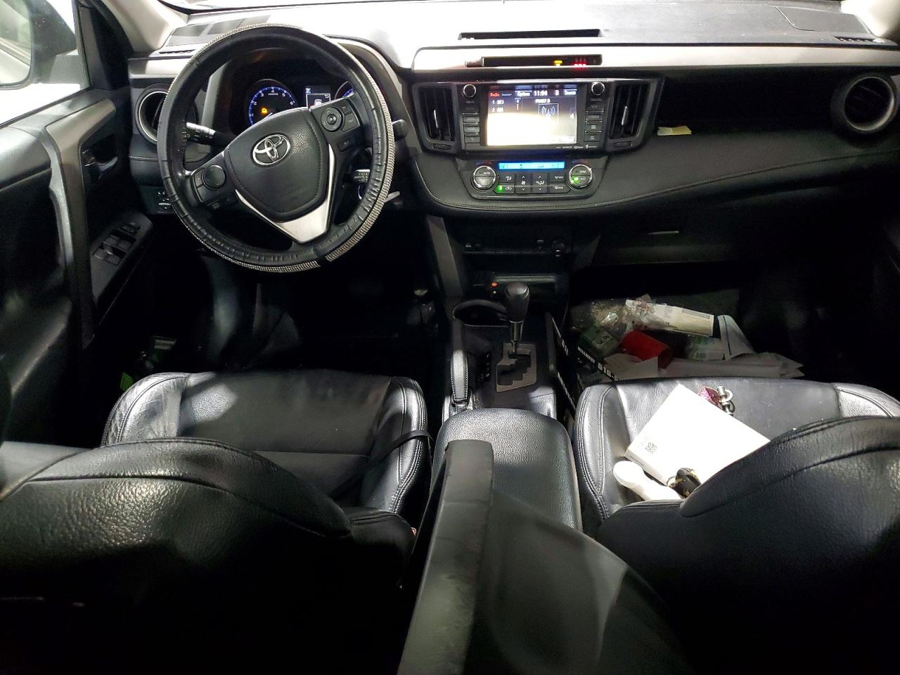 2017 TOYOTA RAV4 XLE photo 8