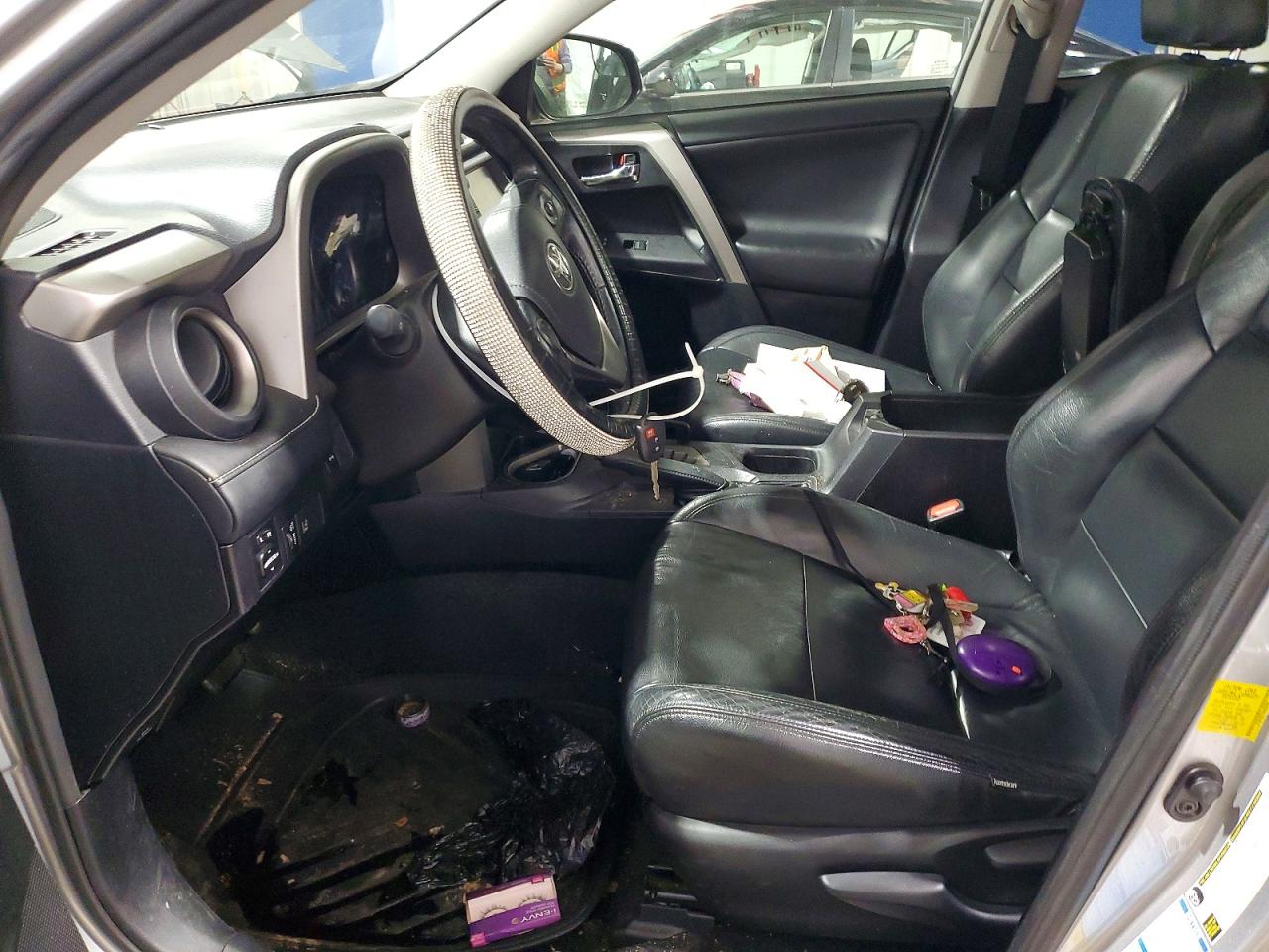 2017 TOYOTA RAV4 XLE photo 7