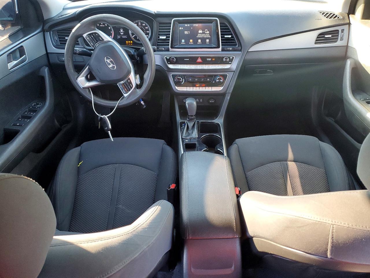 2018 HYUNDAI SONATA SE photo 8