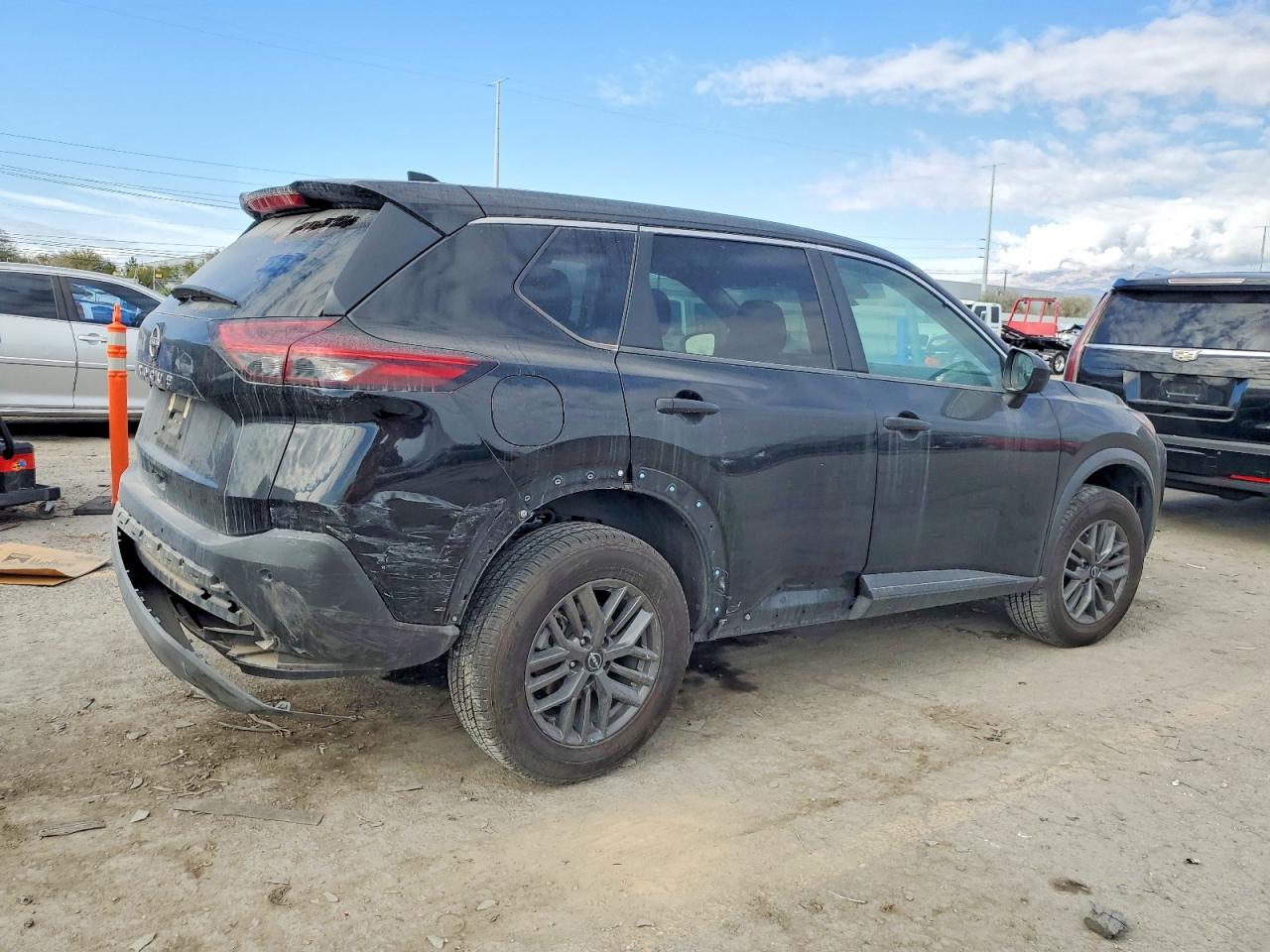 2023 NISSAN ROGUE S photo 3