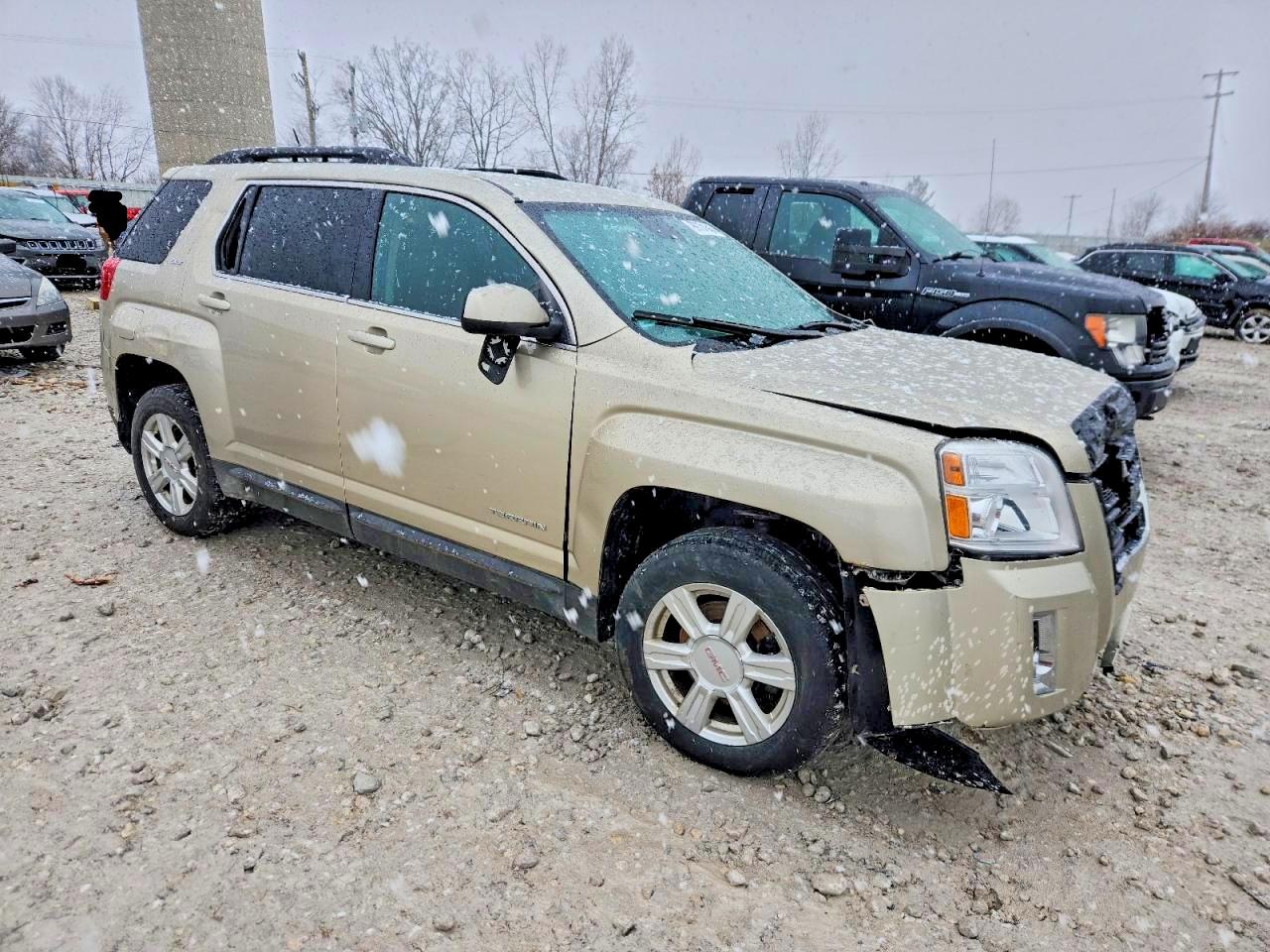 2015 GMC TERRAIN SLT photo 4