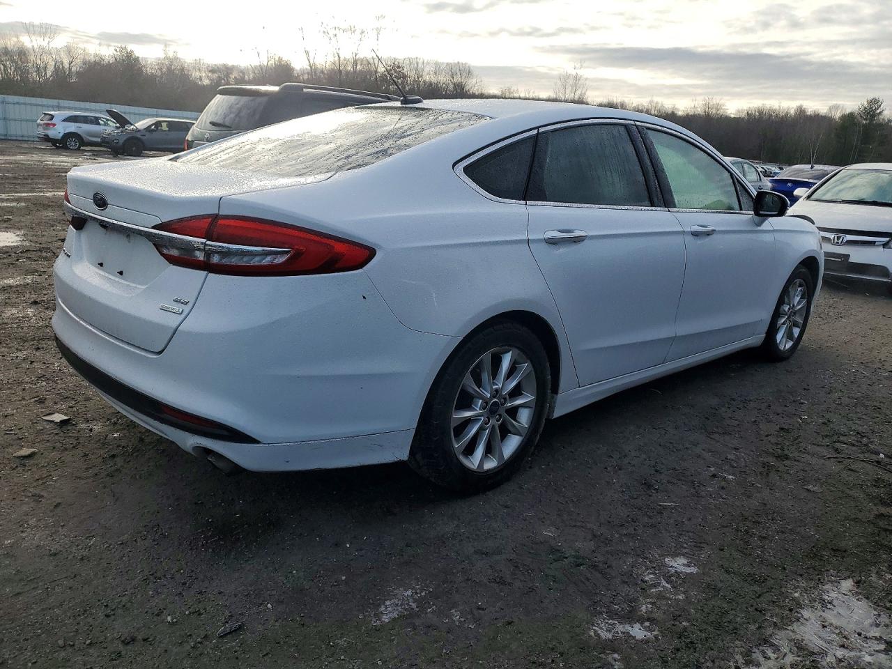 2017 FORD FUSION SE photo 3