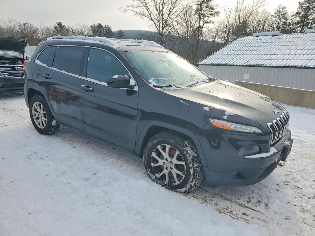 2015 JEEP CHEROKEE LATITUDE photo 4